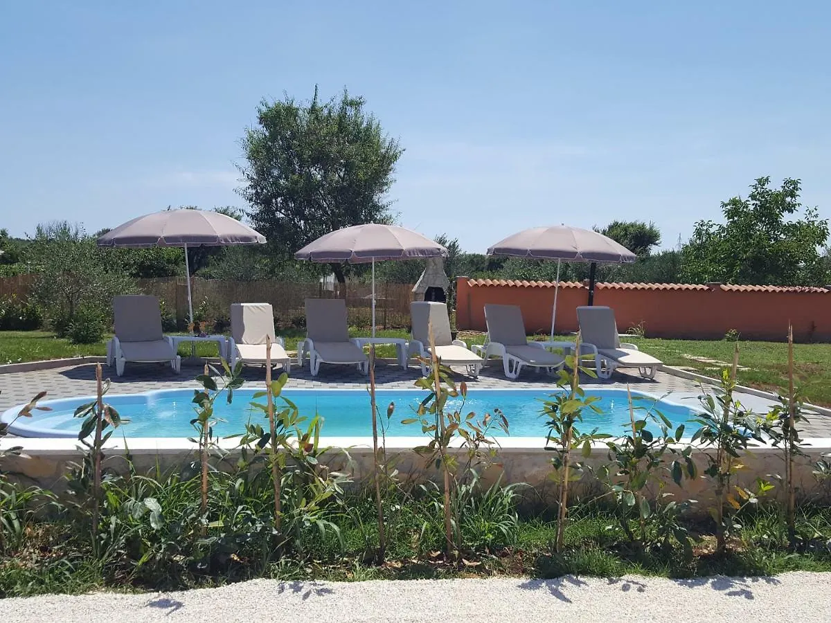Romantic Villa Sejdic Pula 3*,